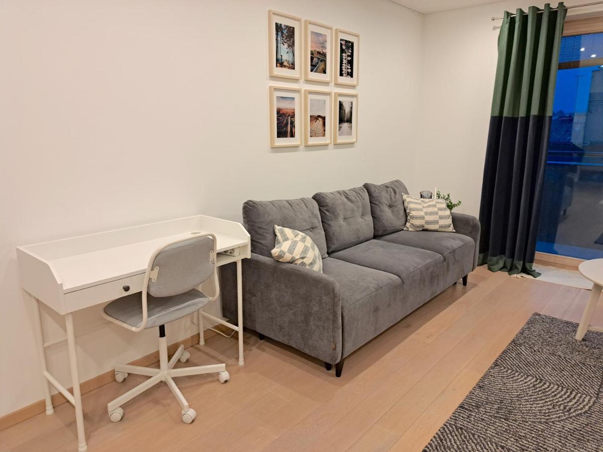 Cohost I Sunny Center Apt, Covered Parking, Balcony & Self Check-in