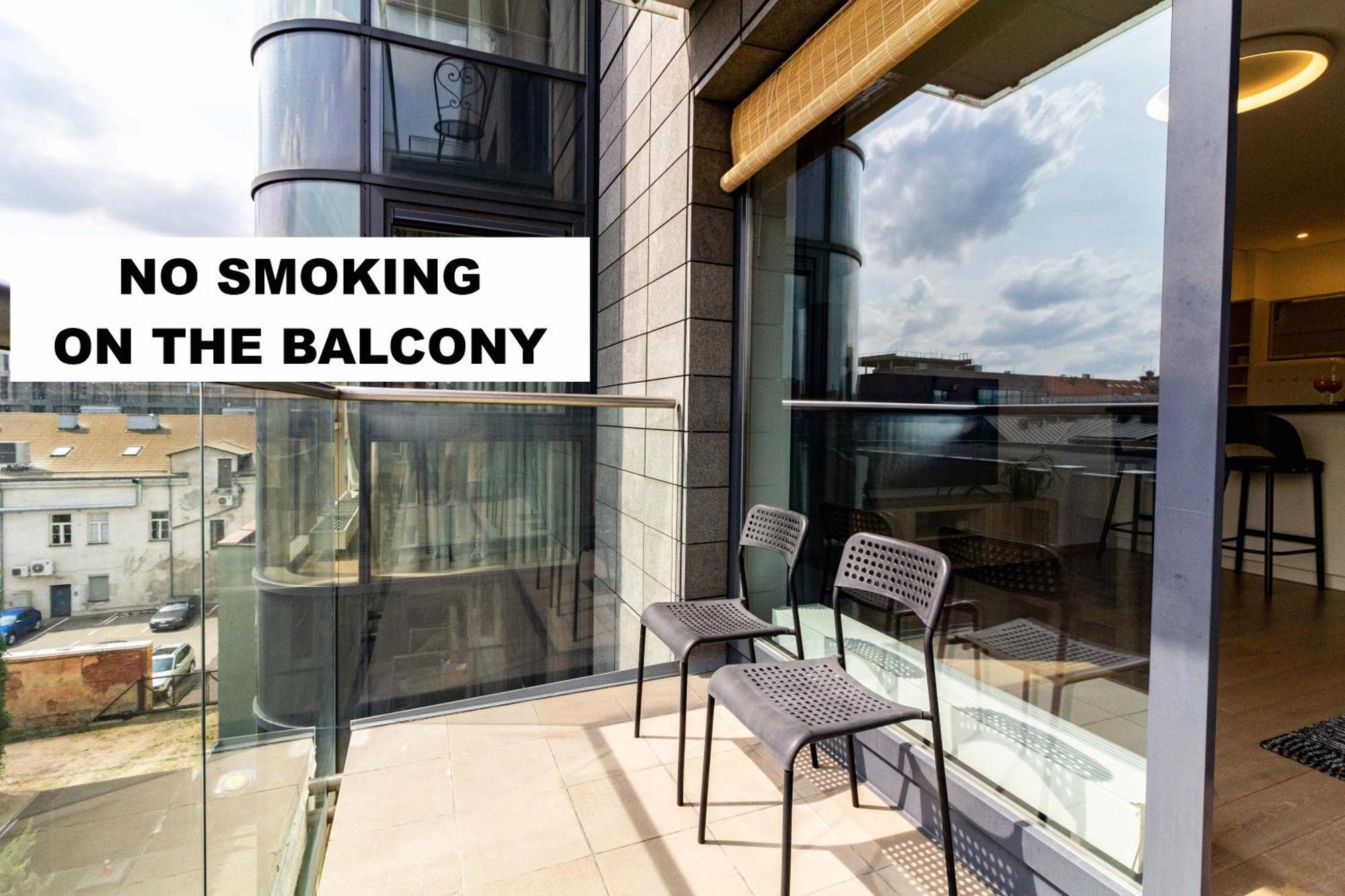 Cohost I Sunny Center Apt, Covered Parking, Balcony & Self Check-in *